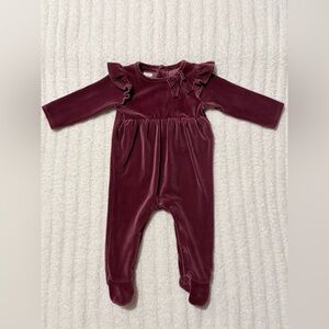 Mud Pie Rib Velour Footie in Burgundy